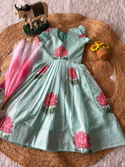 Lotus Gilrs short gown❤️