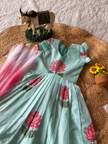 Lotus Gilrs short gown❤️